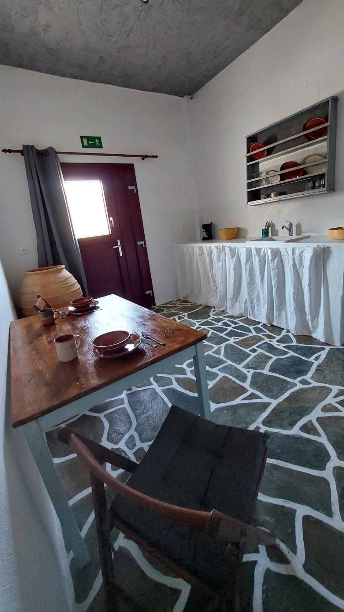 Styfilia Beachfront Apartments Platis Gialos  Exteriör bild